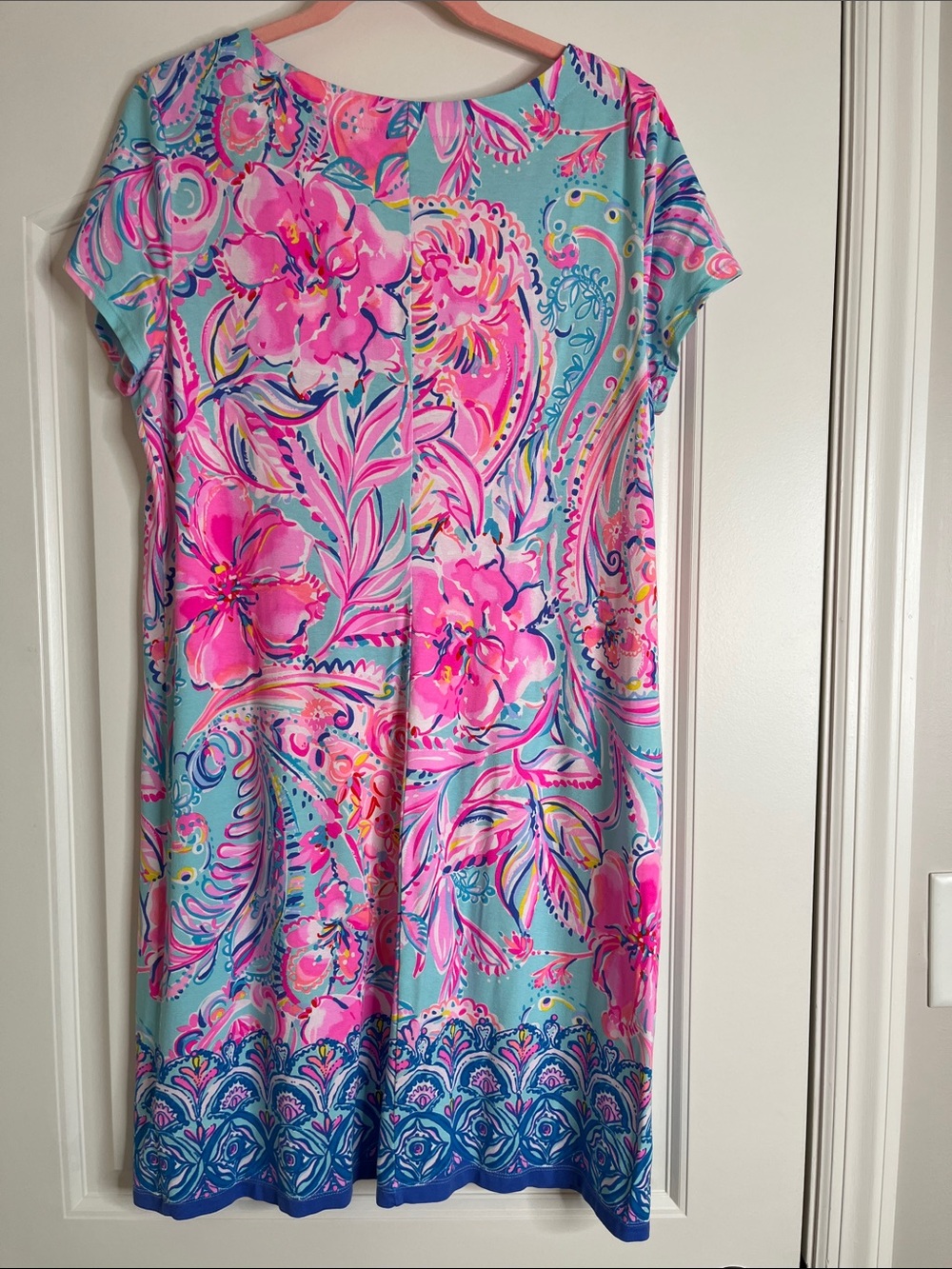 Lilly Pulitzer-“Sophiletta” UPF 50+ Dress in vibrant pink & blue print-XL - Picture 2 of 8